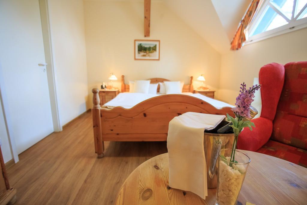 Hotel Schloesschen Sundische Wiese Zingst Kültér fotó