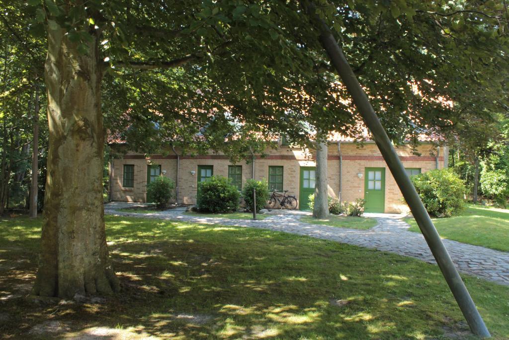 Hotel Schloesschen Sundische Wiese Zingst Kültér fotó